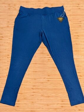 Women's Bamboo Leggings in Deep Blue